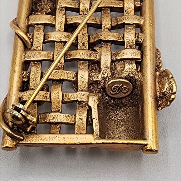 Danecraft Trellis Pin Brooch Gold Tone Potted Flower Vines Vintage Signed - Picture 5 of 7